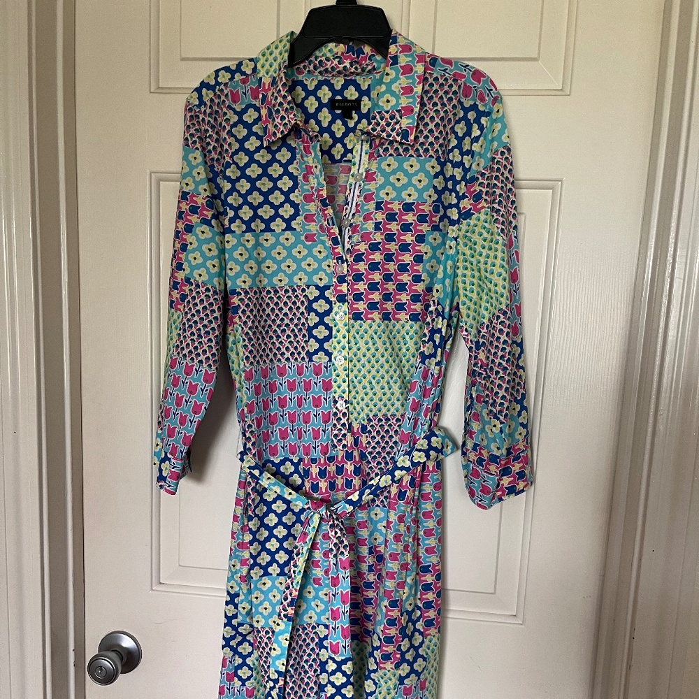 Shirt dress with belt and a pockets